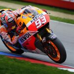 Marc Marquez celebra su pole.