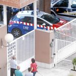 Edificio en el que viven Teresa Romero Ramos y su marido