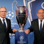 Amancio y Gento posan con el trofeo de Liga de Campeones en Berlín