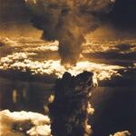 El hongo de la bomba de Hiroshima, lanzada sobre Japón en 1945