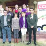 Ángel Hernández -con jersey rojo- posa junto a la nueva Ejecutiva de CC OO, resultante del Congreso