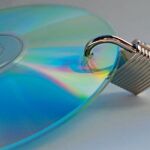 Contra los «piratas»,no contra los usuarios