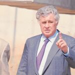 Manuel de La Concha, en el centro, apenas pasó dos meses en prisión tras ser condenado por el «caso Ibercorp»