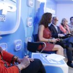 La aspirante a asumir la Alcaldía de Collado Villalba, Mariola Vargas, durante su participación a un examen público realizado por cinco cargos del partido,
