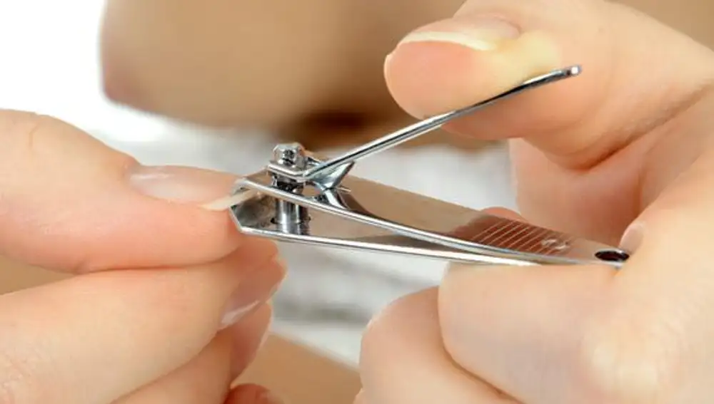 Cortarse las uñas tiene también su relación con leyes físicas