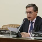 El director general de la Agencia Tributaria (AEAT), Santiago Menéndez, durante su comparecencia hoy en la Comisión de Economía del Congreso