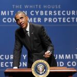 Obama firma la orden ejecutiva para impulsar a las empresas a compartir más información entre sí sobre amenazas cibernéticas.