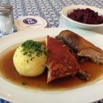 Gastronomía típica en la cervecería Hofbräuhaus