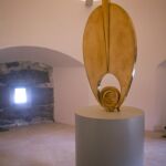 Otro escultura que forma parte de la exposición