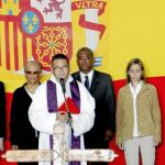 Chacón, en el responso por los cuatro marinos muertos en Haití. La directiva no afecta a funerales y entierros