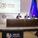 José Juan Ruiz, economista jefe del BID, Santiago Levy, vicepresidente de Conocimiento del BID, y Antoni Estevadeordal, gerente del departamento de Comercio e Integración del BID