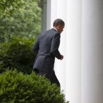El presidente estadounidense, Barack Obama, entra en la Casa Blanca