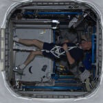 Andre Kuipers haciendo ejercicio en el espacio