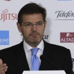 El ministro de Justicia, Rafael Catalá, durante su intervención en un desayuno informativo en el que fue presentado por la ministra de Fomento, Ana Pastor