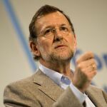 Rajoy impone unidad a barones y ministros para cerrar la crisis