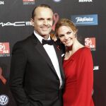 Genoveva Casanova y Miguel Bosé, en la Gala Sida Barcelona de 2013
