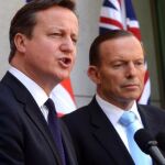 El primer ministro británico, David Cameron (i), y su homólogo australiano, Tony Abbott.