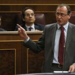 El ministro de Sanidad, Alfonso Alonso en la sesión de control al Ejecutivo.