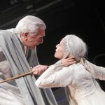 Vargas Llosa y Aitana Sánchez Gijón, como el duque Ugolino y su creación imaginaria, la condesa de la Santa Croce