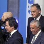Carlos Floriano, Javier Arenas y Esteban González Pons, a la salida de la Ejecutiva
