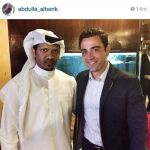 Xavi, junto al director general del Al Sadd, Abdullah Al-Berik.