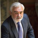 Darío Villanueva publica "Morderse la lengua", un valiente ensayo sobre cómo lo políticamente correcto afecta a nuestro idioma y nuestra vida