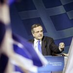 Andonis Samarás pronuncia unas palabras durante el último acto de la campaña electoral de su partido, Nueva Democracia.