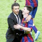 El técnico y el crack resolvieron sus diferencias y cerraron el año de la mejor manera posible en Berlín: con este abrazo
