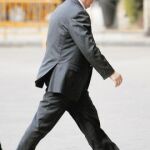 Garzón apunta directamente a las finanzas del PP en su último auto
