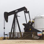 Algunos llamaron a la Lora (Burgos), el complejo petrolífero de Ayoluengo, la esperanza negra porque parecía que iba a convertir a España en uno de los grandes productores de petróleo, pero cincuenta años después se ha pasado de una producción de 8.000 barriles al día a en torno a cien.