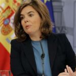 La vicepresidenta del Gobierno, Soraya Sáenz de Santamaría, durante la rueda de prensa posterior al Consejo de Ministros, hoy en el Palacio de La Moncloa.