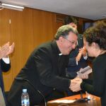Cristina Sánchez recoge el premio de manos de Ginés García Beltrán