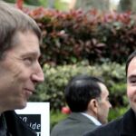 El presidente de Sortu, Hasier Arraiz (d).