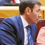 Gómez salió de Parla en 2008, Cascallana lo hizo en 2011. Ambos son ahora senadores, diputadores regionales, además de secretario general del PSM y secretario de comunicación del partido, respectivamente