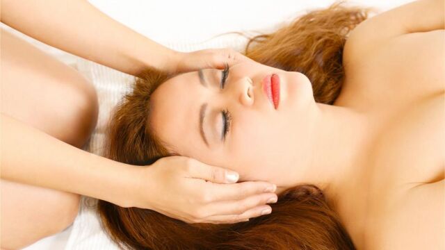 Según los expertos, el Reiki como terapia de crecimiento personal nos ayuda a eliminar el "miedo crónico" que se genera ante éstas situaciones de crisis prolongada.