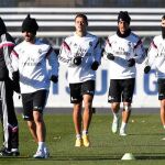 Los tres porteros, Varane, Nacho, Arbeloa, Coentrão, Isco, Chicharito y Jesé se ejercitaron sobre el césped