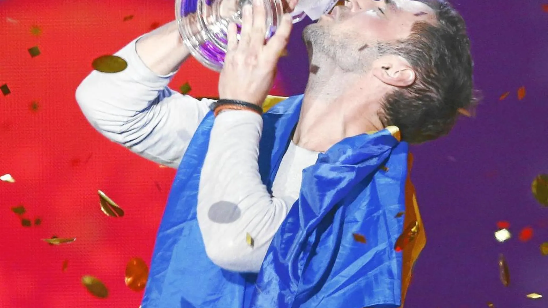 El representante de Suecia, Mans Zelmerlöw, celebra el triunfo