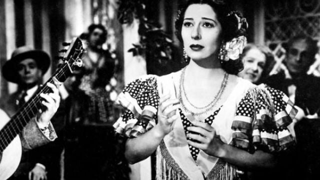 Concha Piquer, durante el rodaje de una película en el año 1956