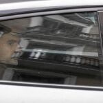 El juez ruz, en la imagen, ayer a su llegada a la Audiencia, pidió a Hacienda un tercer informe