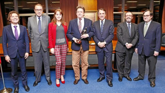 Joaquín Parera, Mauricio Casals, Gloria Lomana, el columnista Alfonso Ussía, José Creuheras, Javier González Ferrari y Francisco Marhuenda conforman el jurado de la séptima edición de los Premios Alfonso Ussía