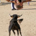 Un joven participante en la capea general de Pinto de esta semana