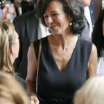 Ana Botín, a la salida del funeral por su padre celebrado ayer en la catedral de Santander