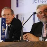 Darío Villanueva, junto a José Manuel Blecua, durante la presentación del "Diccionario de la lengua española".