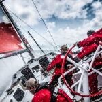 El pasado agosto, Gonzalo Araujo al timón del equipo español en el primer día de regatas del Round Britain Island.