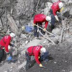 Los trabajos de recuperación de los restos continuaron ayer