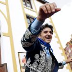 Ventura sale a hombros del coso santanderino de Cuatro Caminos