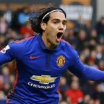 Radamel Falcao celebrando uno de sus goles con el conjunto de Manchester.