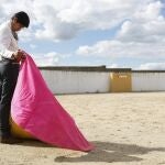 Luis David Adame, en un tentadero de la Escuela Taurina de Madrid en la ganadería de Joselito