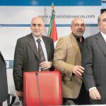 La comisión negociadora del PSE EE en la rueda de prensa posterior a la ronda de contactos mantenida ayer