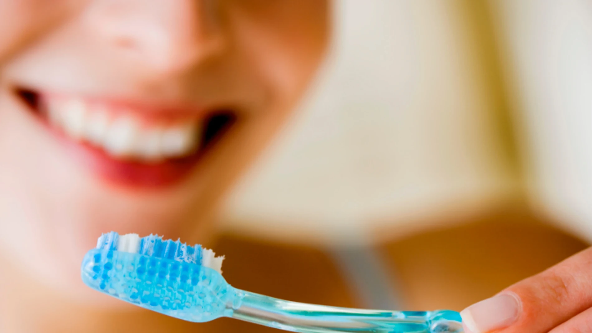 Cinco errores que cometemos al lavarnos los dientes